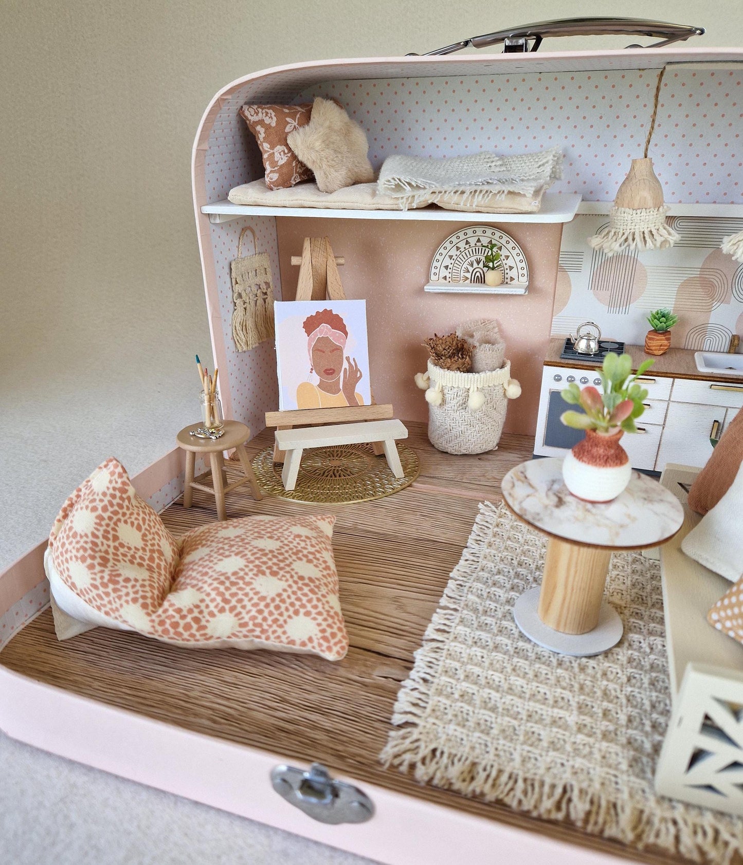 Bohemian – Puppenhaus im mittleren Kofferformat