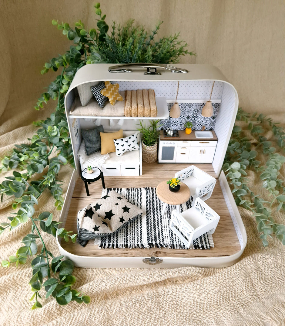 Nordic Nest – Puppenhaus im mittelgroßen Koffer