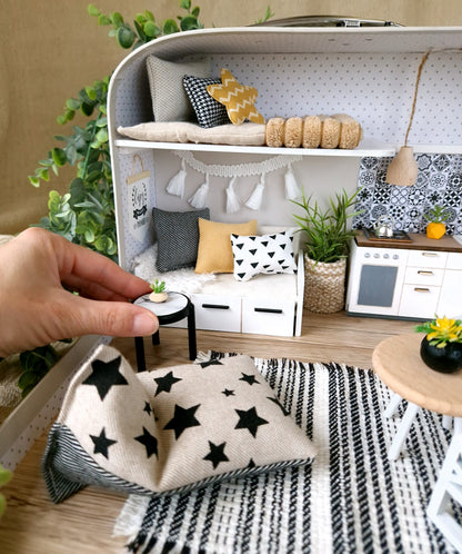 Nordic Nest – Puppenhaus im mittelgroßen Koffer