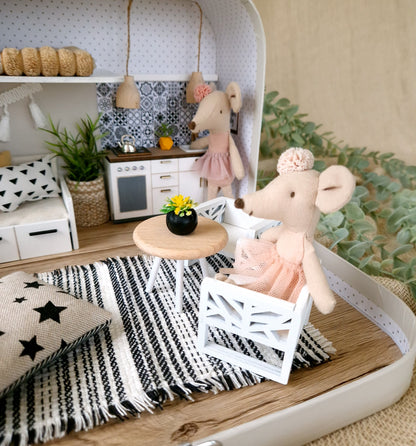 Nordic Nest – Puppenhaus im mittelgroßen Koffer