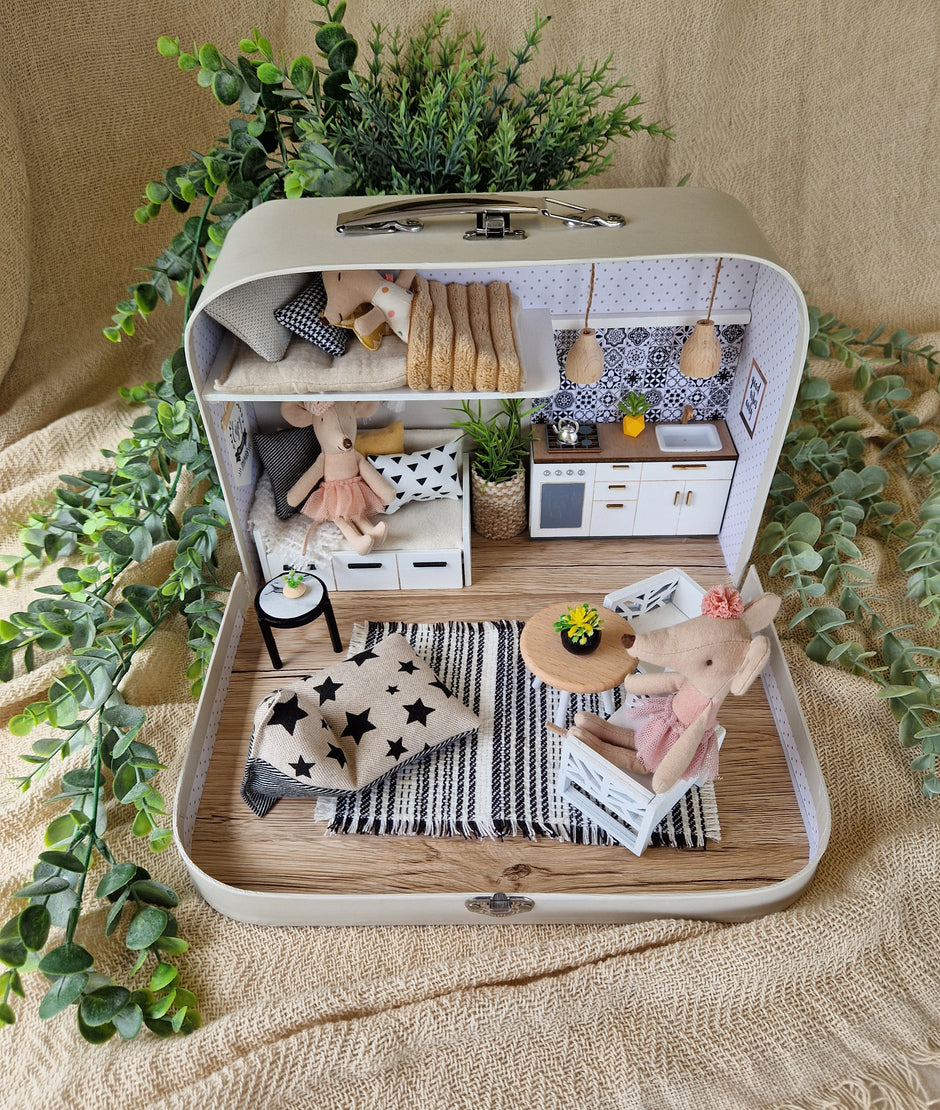 Nordic Nest – Puppenhaus im mittelgroßen Koffer