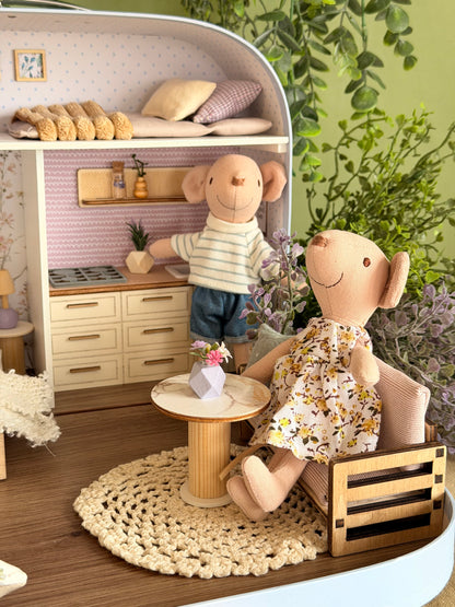 Lavendel-Luxus – Großes Koffer-Puppenhaus