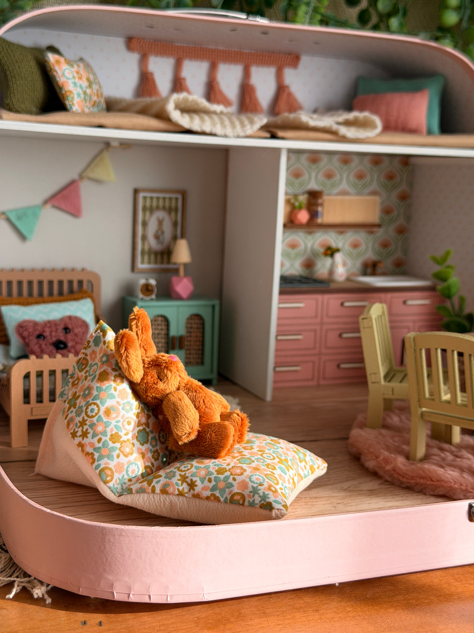 Die Übernachtungssuite – Großes Koffer-Puppenhaus
