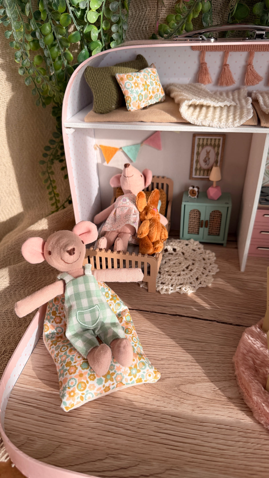 Die Übernachtungssuite – Großes Koffer-Puppenhaus