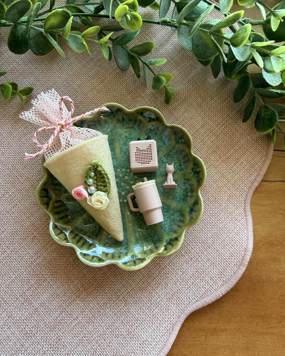 Tiny School Cone (Schultüte) for dolls and mice, handmade miniature – photo 4