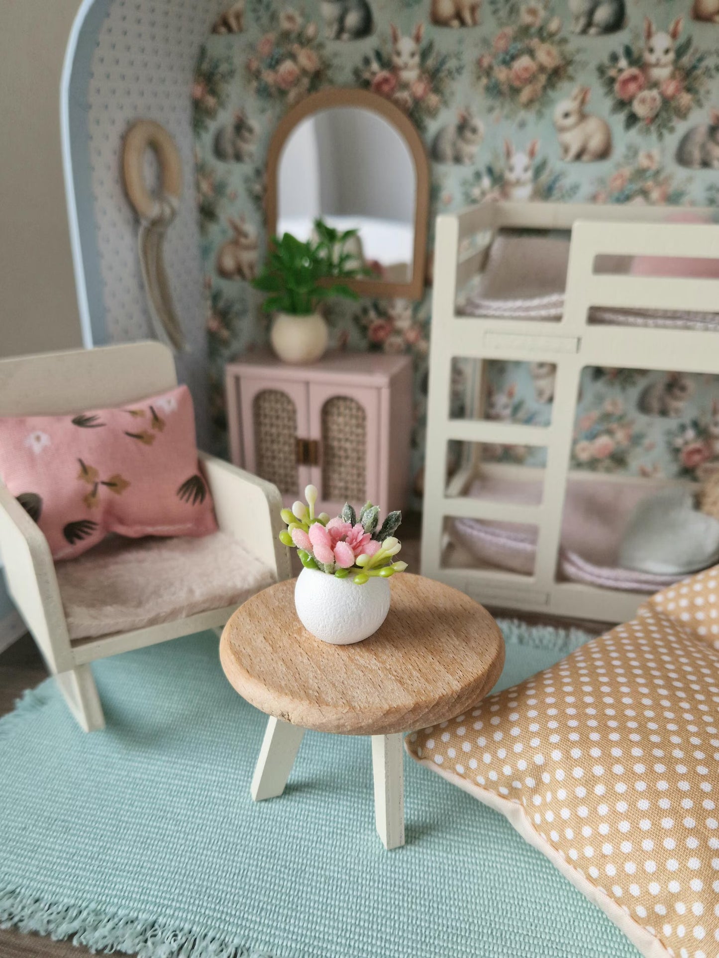 Kleines Puppenhaus im Koffer, Hasennest, Puppenhaus, Miniaturmöbel, Maßstab 1:12, Maileg Mäusehaus