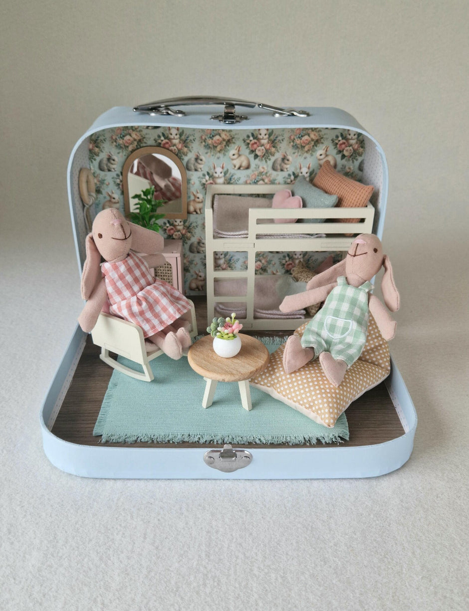 Kleines Puppenhaus im Koffer, Hasennest, Puppenhaus, Miniaturmöbel, Maßstab 1:12, Maileg Mäusehaus