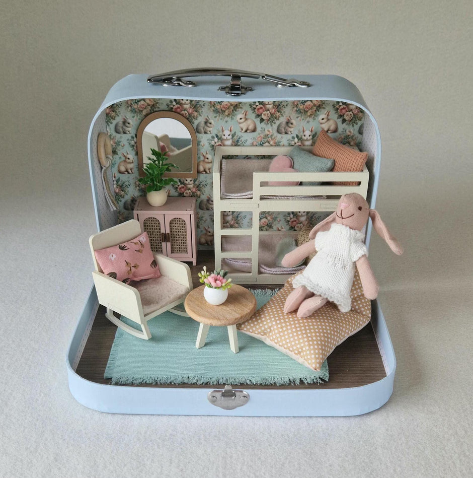 Kleines Puppenhaus im Koffer, Hasennest, Puppenhaus, Miniaturmöbel, Maßstab 1:12, Maileg Mäusehaus