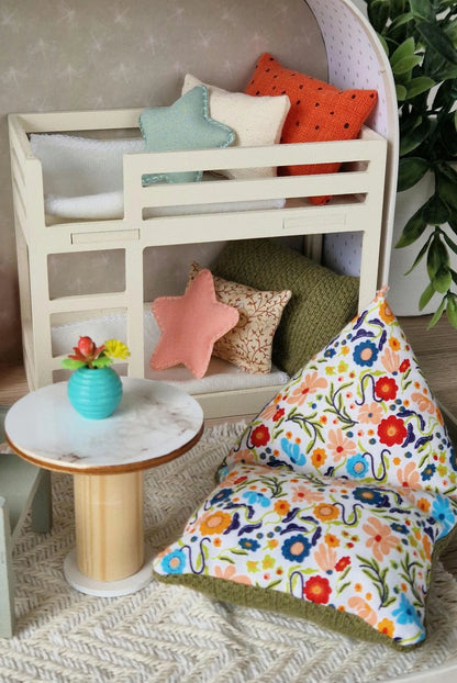 Reisepuppenhaus mit Frühlingsblumenmuster, kleines Puppenhaus im Koffer