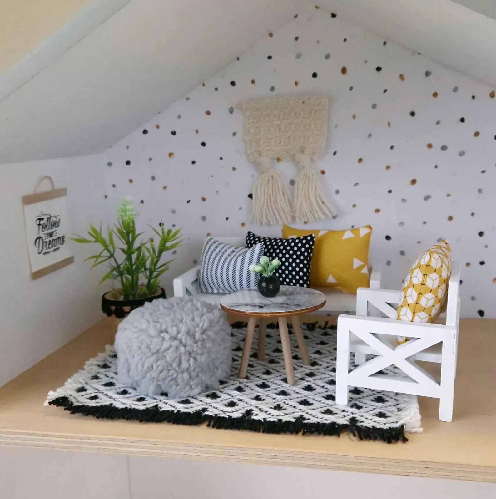 Miniatur-Wohnzimmer-Set im Maßstab 1:12, Luxe Comfort, moderne Puppenhausmöbel (perfekt für das Ikea Flisat Puppenhaus)