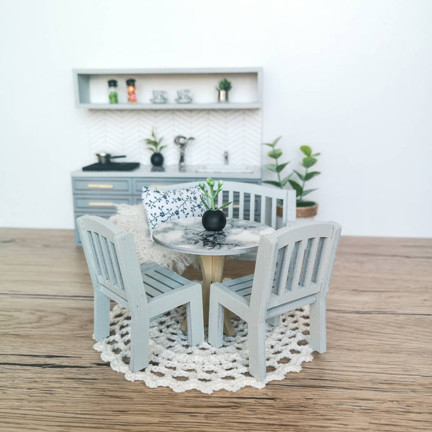 Miniatur-Essgruppe im Maßstab 1:12, Monochrome Eleganz, moderne Miniatur-Puppenhausmöbel (perfekt für Ikea-Puppenhäuser)