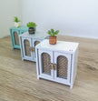 Puppenhaus-Schrank aus der Mitte des 20. Jahrhunderts, Miniatur-Sideboard, moderne Miniatur-Maileg-Mäusemöbel, Maßstab 1:12
