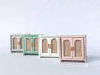 Puppenhaus-Schrank aus der Mitte des 20. Jahrhunderts, Miniatur-Sideboard, moderne Miniatur-Maileg-Mäusemöbel, Maßstab 1:12