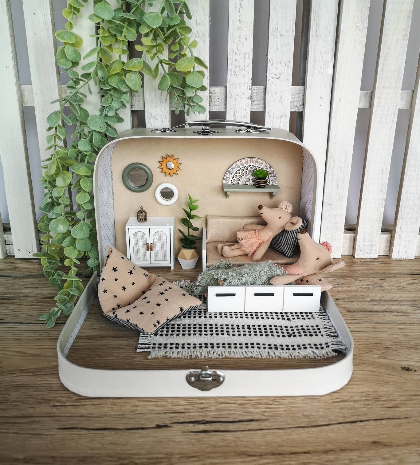 Little Fjord House – Puppenhaus im kleinen Koffer