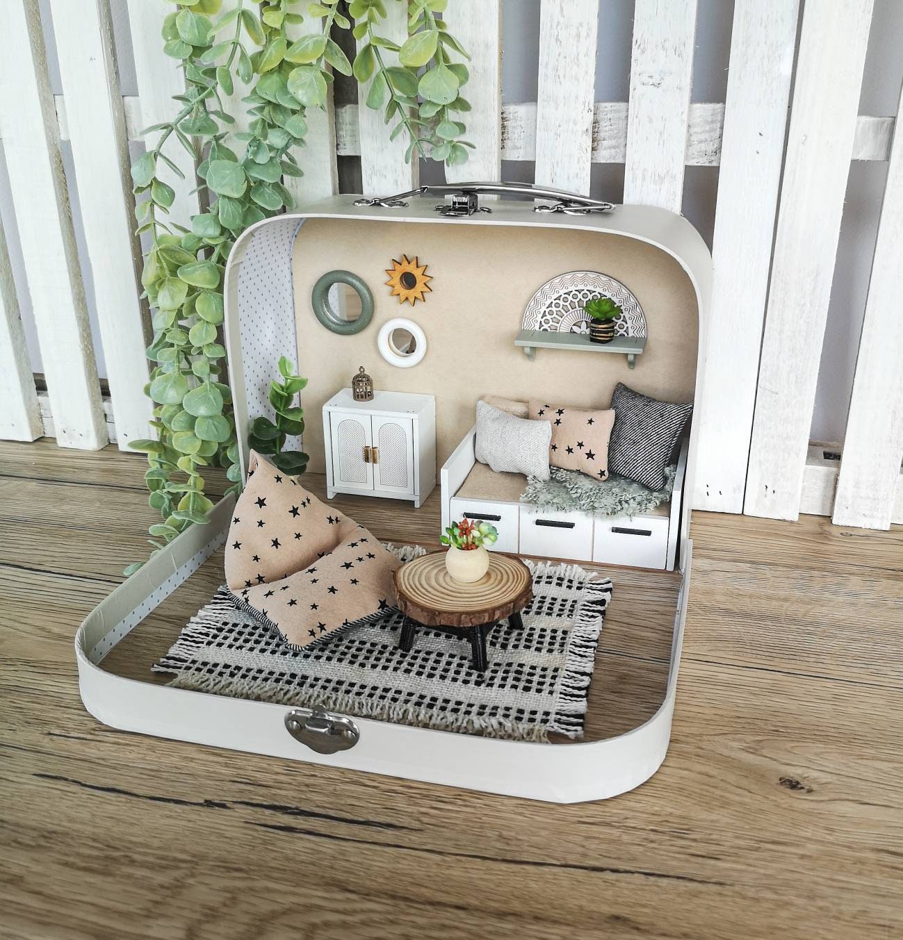 Little Fjord House – Puppenhaus im kleinen Koffer