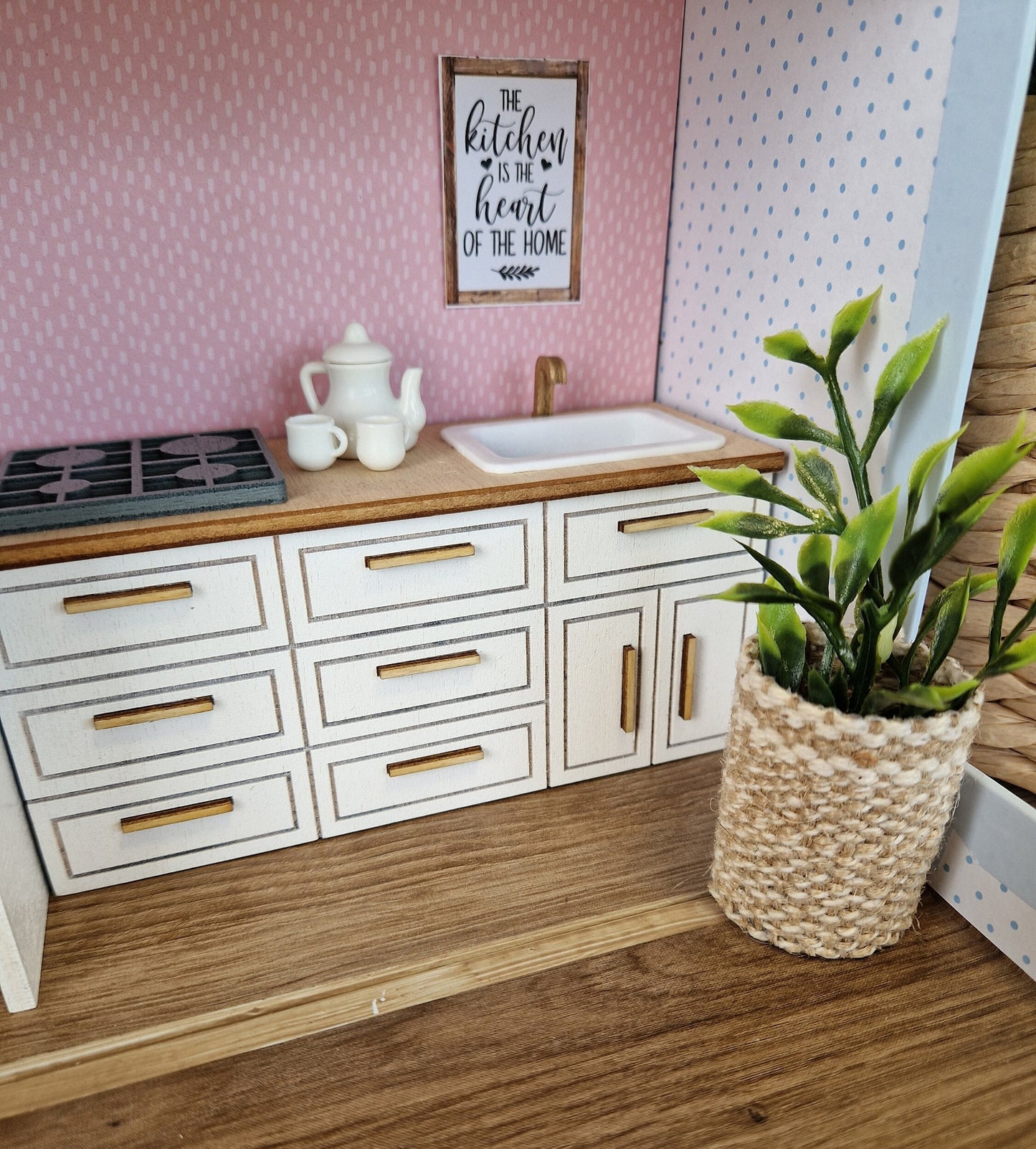 Zuckerwattenhäuschen – Großes Koffer-Puppenhaus