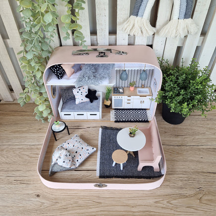 Blush Blueberry – Puppenhaus mit mittelgroßem Koffer