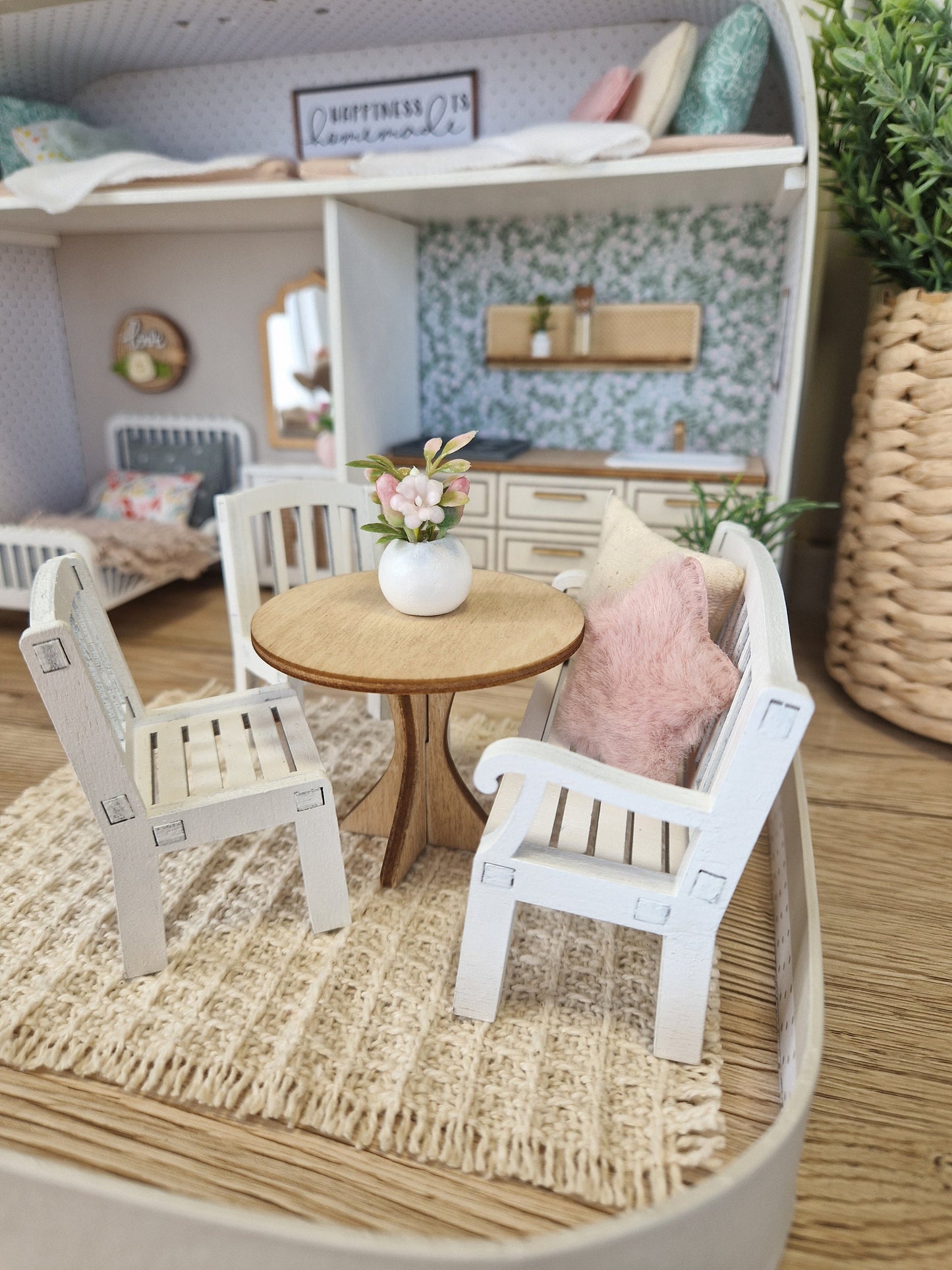 Pastellfarbenes Spielhaus – Großes Koffer-Puppenhaus