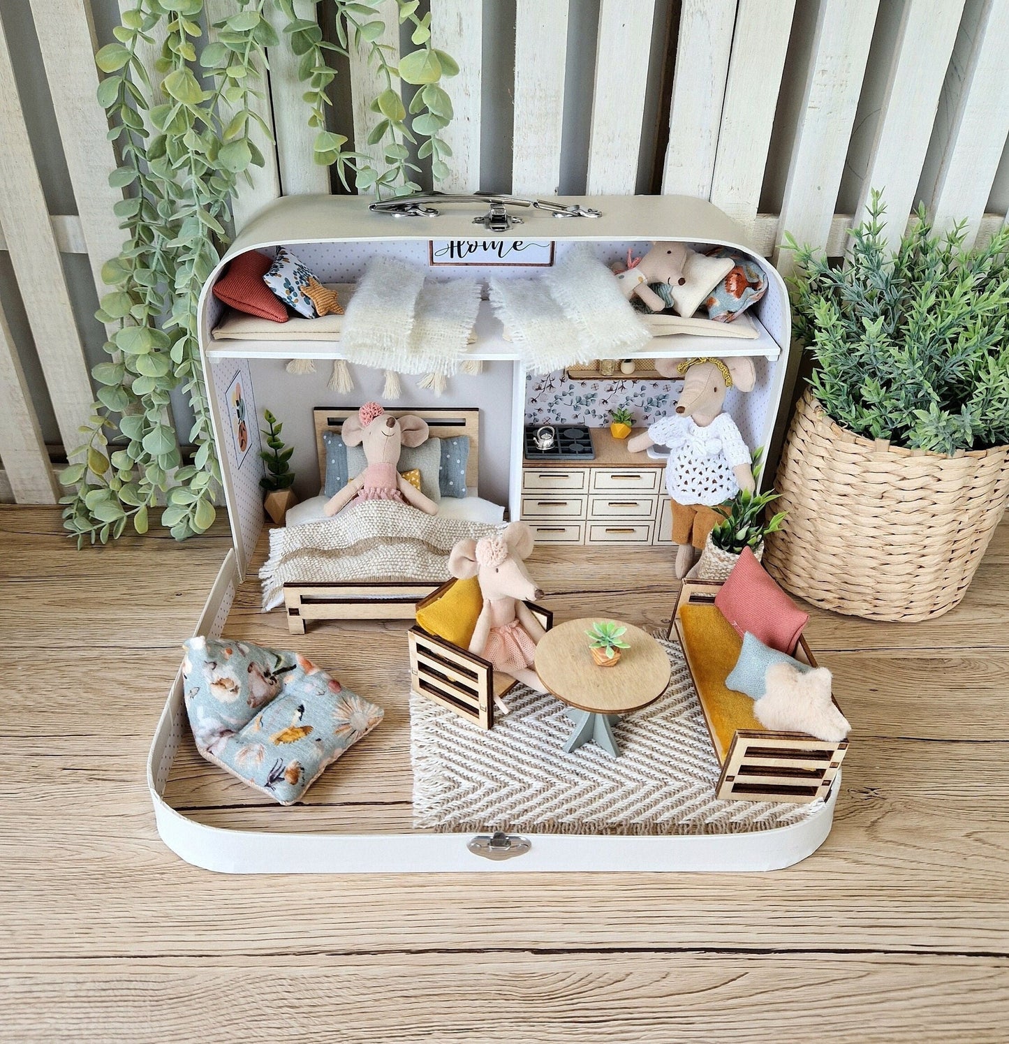 Bluebird Cottage – Großes Koffer-Puppenhaus