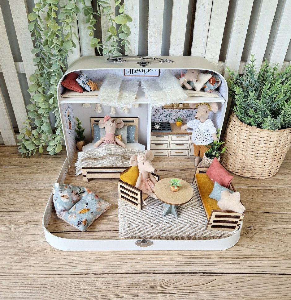 Bluebird Cottage – Großes Koffer-Puppenhaus