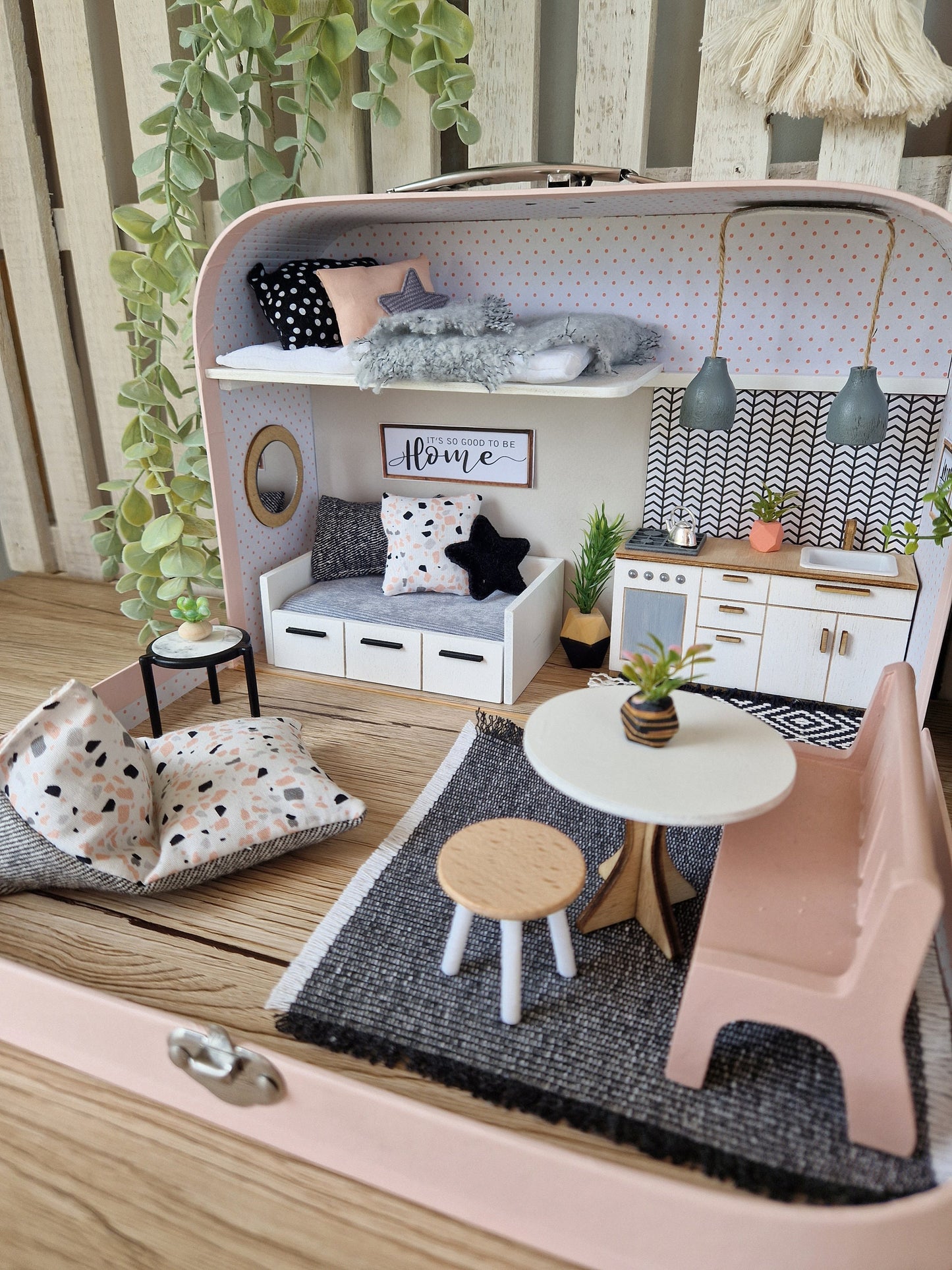 Blush Blueberry – Puppenhaus mit mittelgroßem Koffer