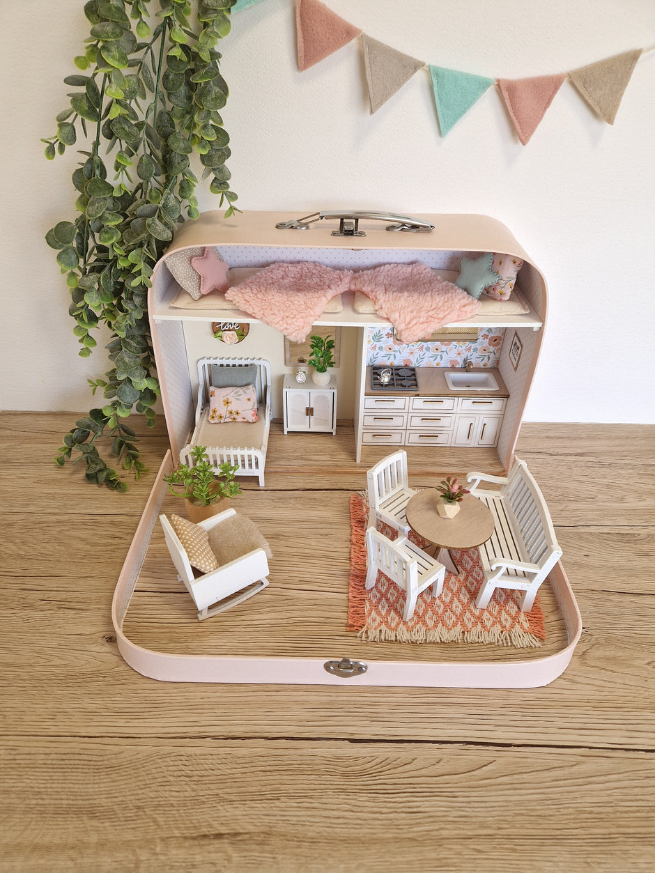 Cozy Rose Cottage – Large Suitcase Dollhouse, handmade in Slovenia – photo 9