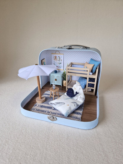 Blue Tide – Kleines Koffer-Puppenhaus