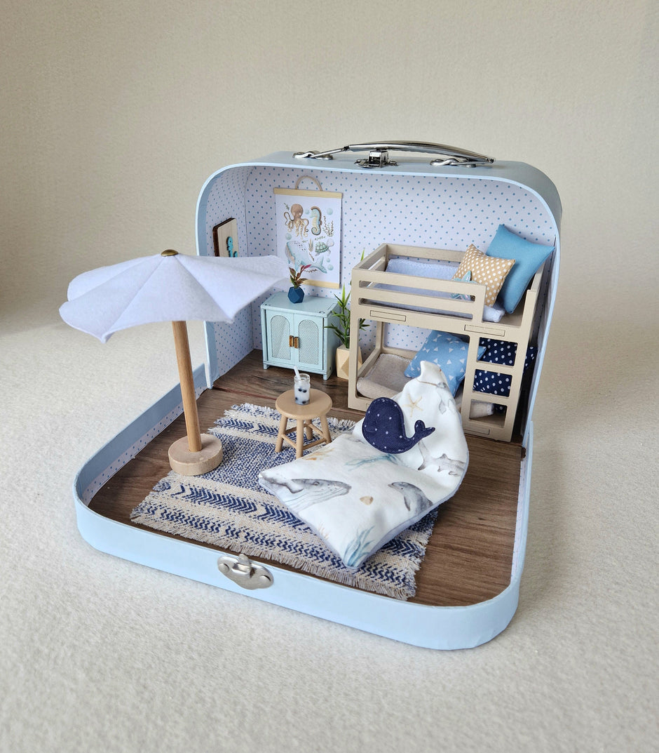 Blue Tide – Kleines Koffer-Puppenhaus