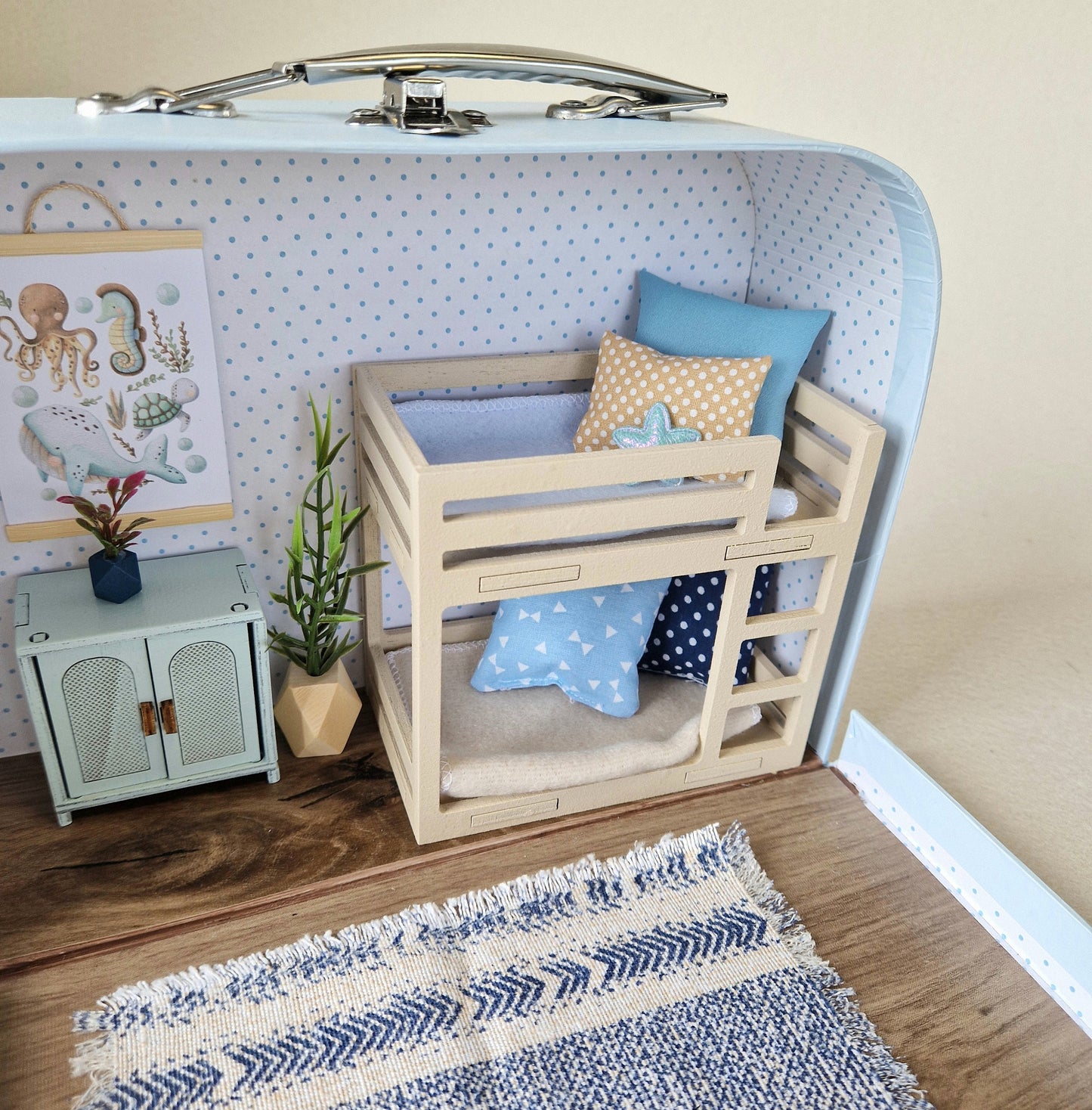 Blue Tide – Kleines Koffer-Puppenhaus