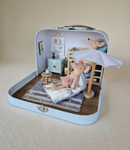 Blue Tide – Kleines Koffer-Puppenhaus