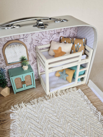 Rosebird Cottage – Kleines Koffer-Puppenhaus