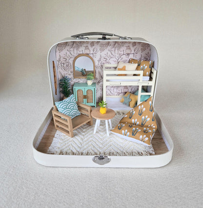 Rosebird Cottage – Kleines Koffer-Puppenhaus