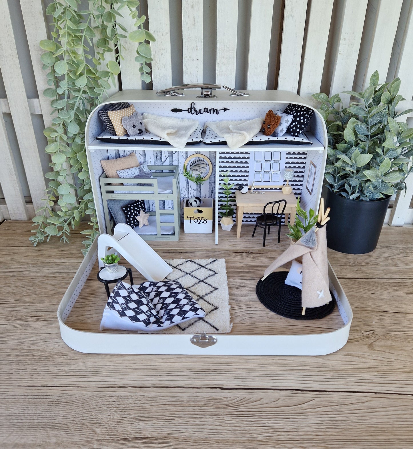 Shades of Fun – Großes Koffer-Puppenhaus