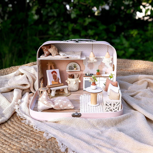 Bohemian – Puppenhaus im mittleren Kofferformat