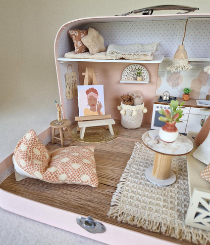 Bohemian – Puppenhaus im mittleren Kofferformat