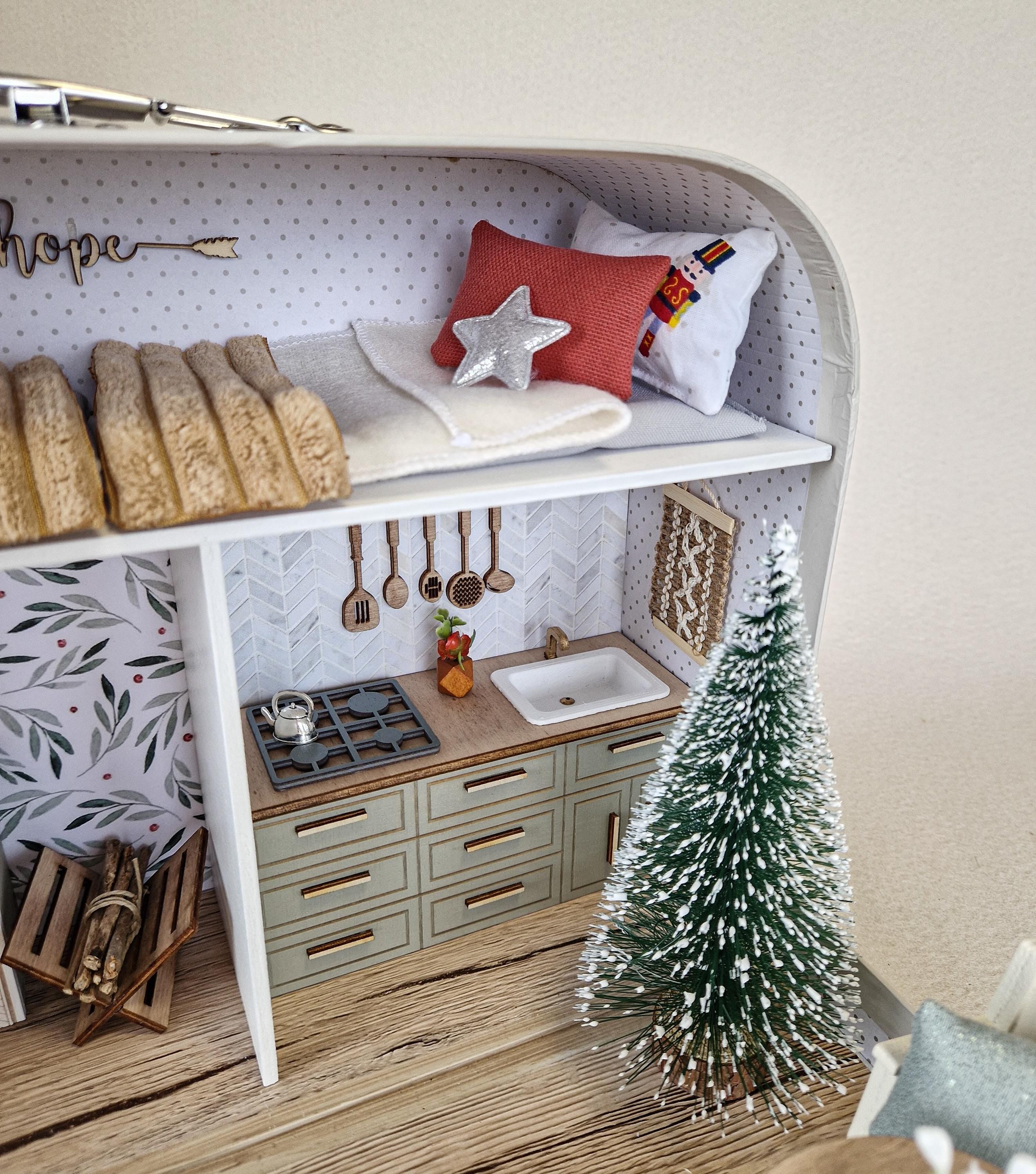 Weihnachtsstimmung – Großes Koffer-Puppenhaus