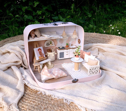 Bohemian – Puppenhaus im mittleren Kofferformat