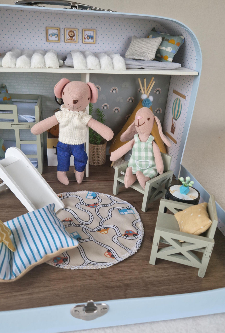 Little Adventurer – Large Suitcase Dollhouse, handmade in Slovenia – photo 4