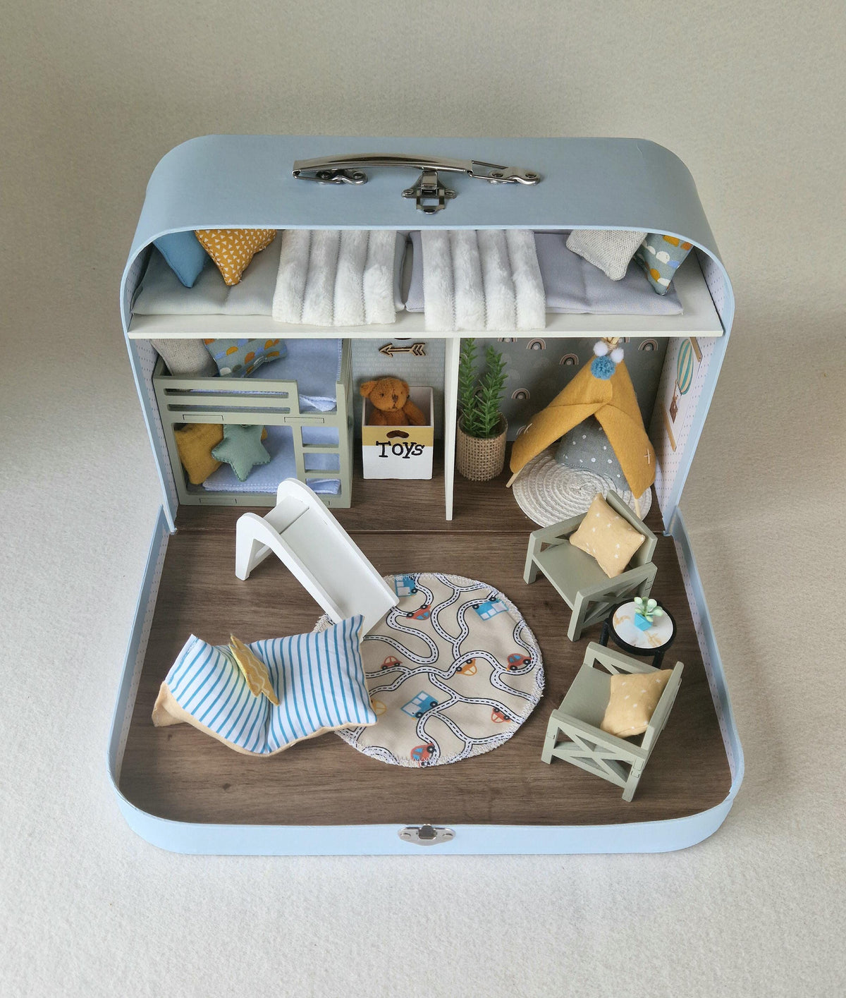 Little Adventurer – Large Suitcase Dollhouse, handmade in Slovenia – photo 9