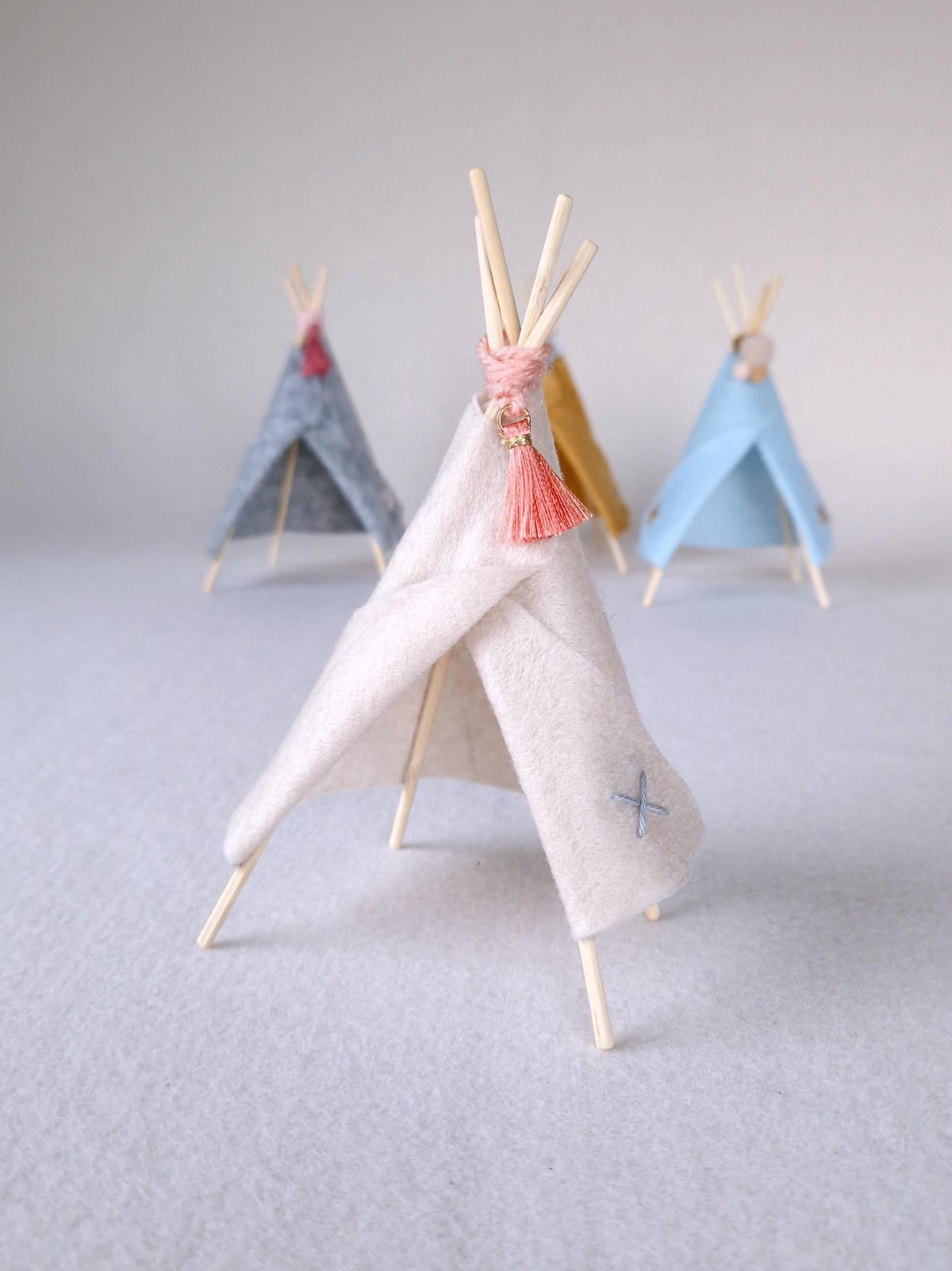 Miniature Felt Teepee, handmade 1:12 miniature – photo 4