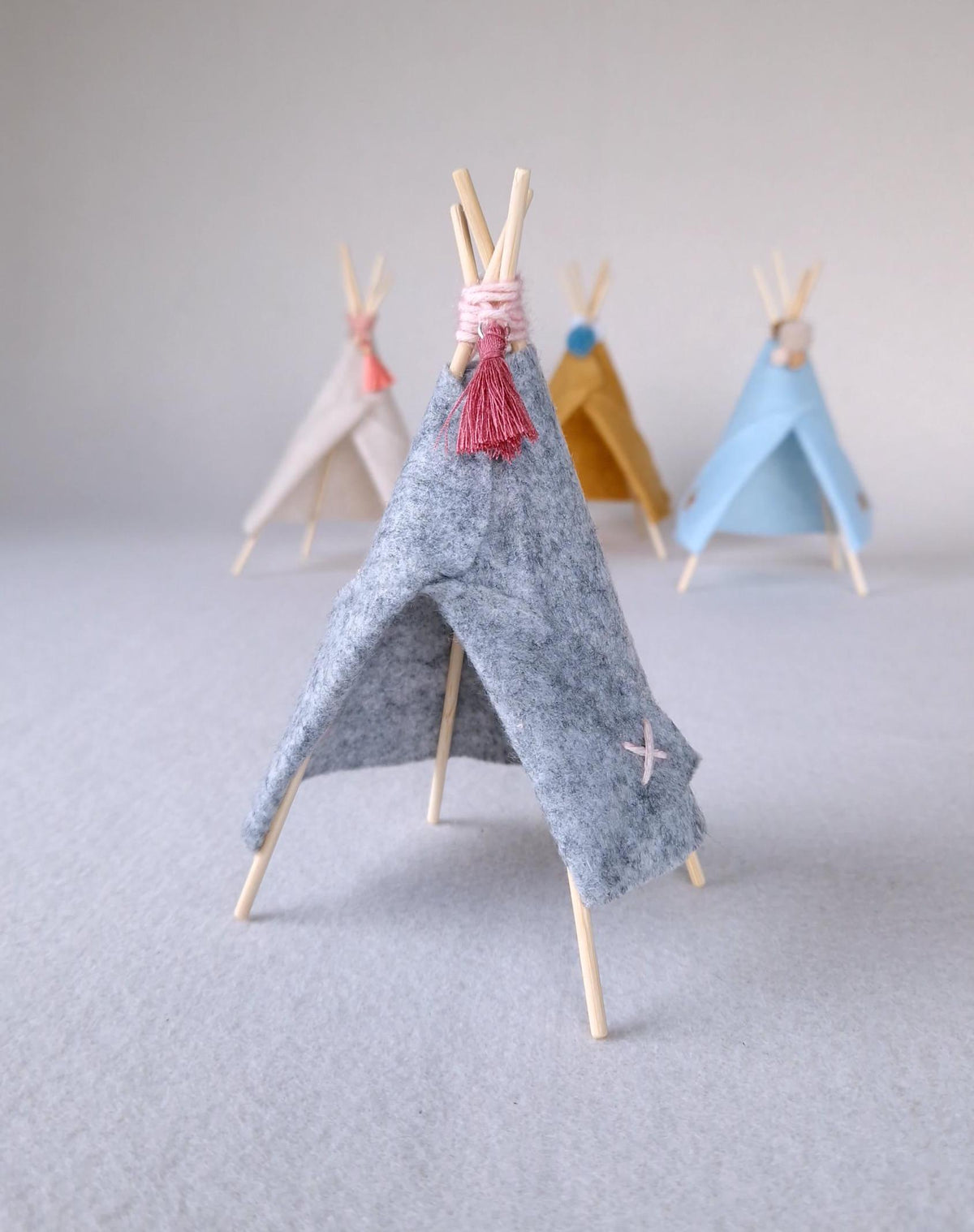 Miniature Felt Teepee, handmade 1:12 miniature – photo 2