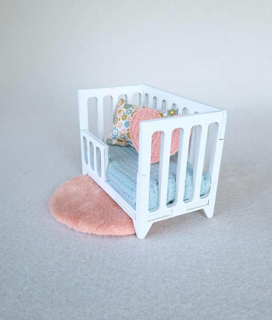Miniature Baby Crib Set – White, handmade 1:12 miniature – photo 3