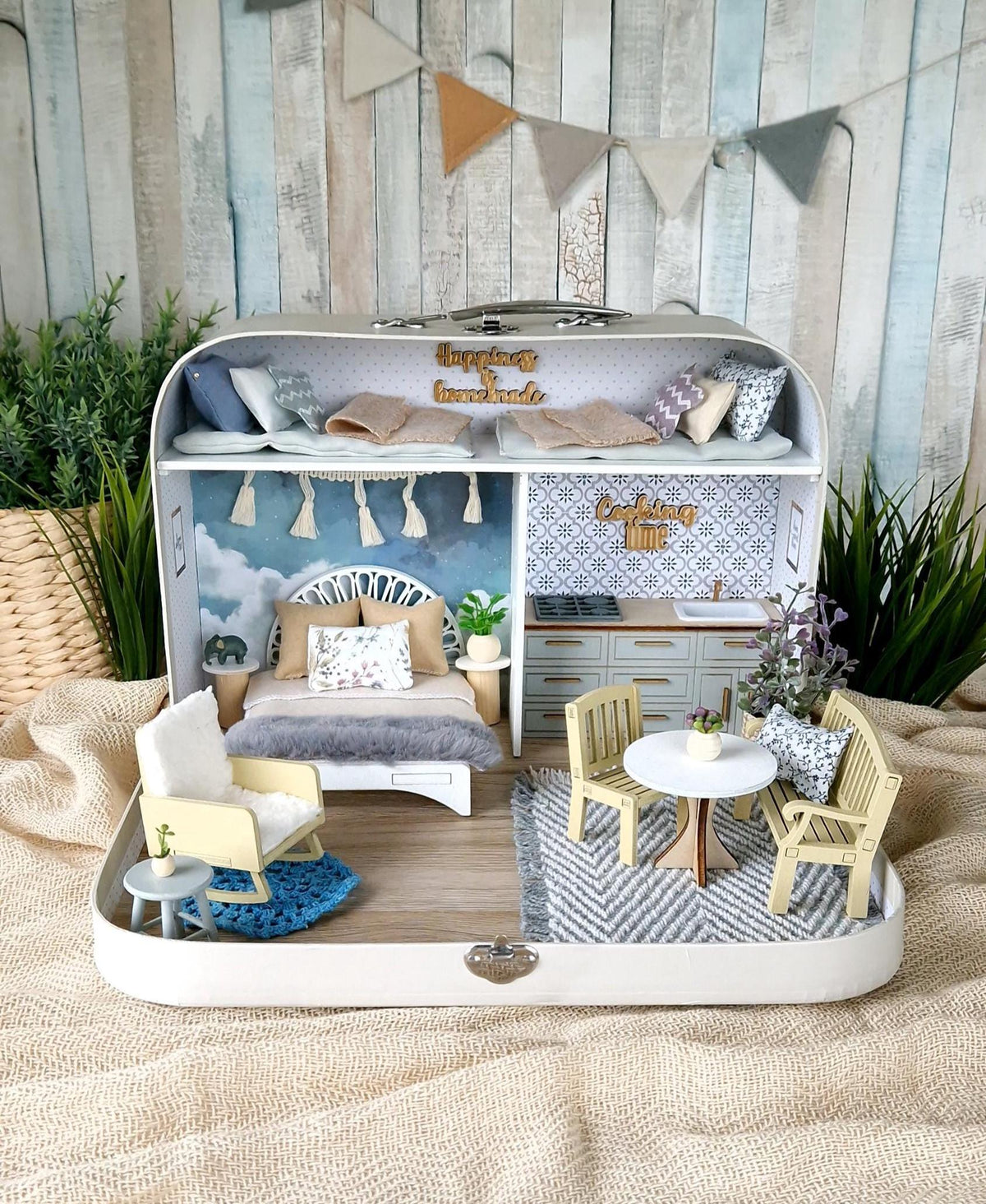 Blueberry Haven – Large Suitcase Dollhouse, handmade in Slovenia – photo 9