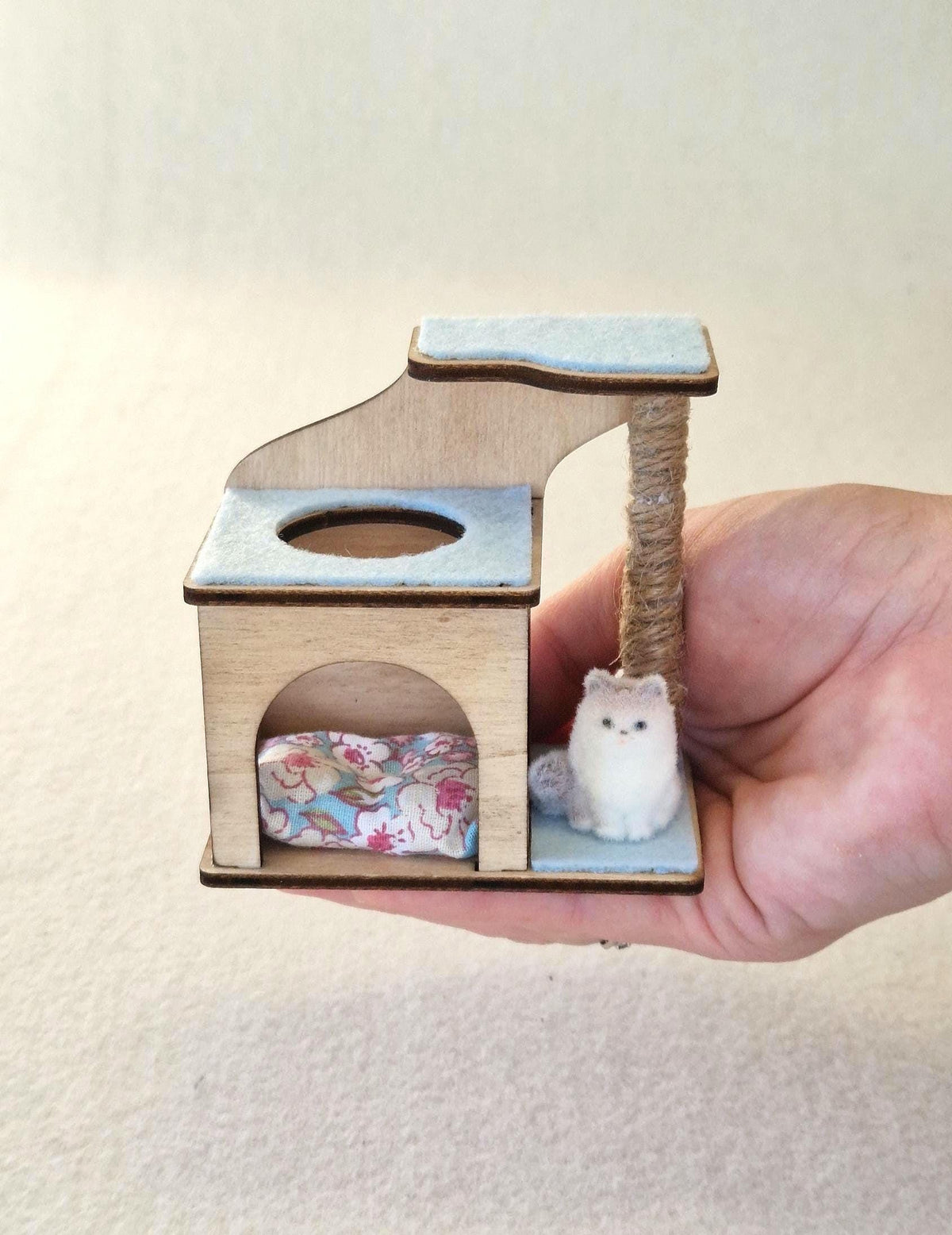 Miniature Cat House with Little Cat, 1:12 Scale, handmade – photo 3