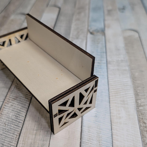 Geometrisches Miniatur-Lounge-Sofa selber bauen – Moderne Holzmöbel für Maileg & Puppenhausspiele