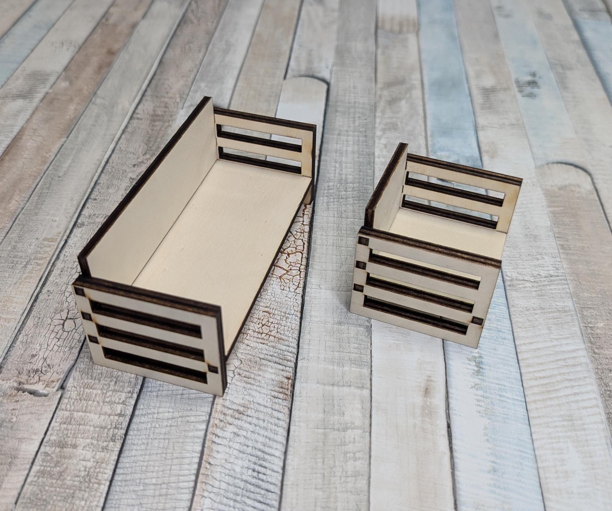 Skandinavische Miniatur-Sofagarnitur selber bauen – Moderne Holzmöbel für Maileg & Puppenhausspiele