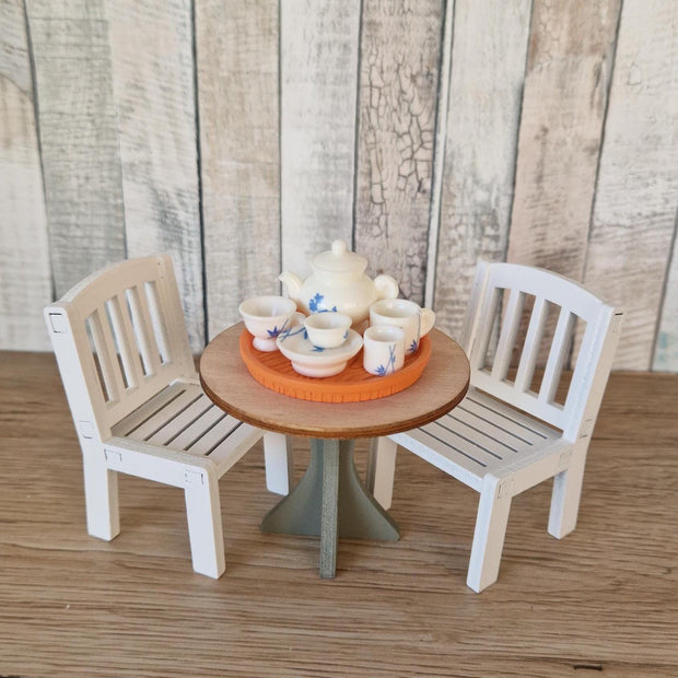 DIY-Miniatur-Essgruppe – Stuhl- und Tisch-Duo