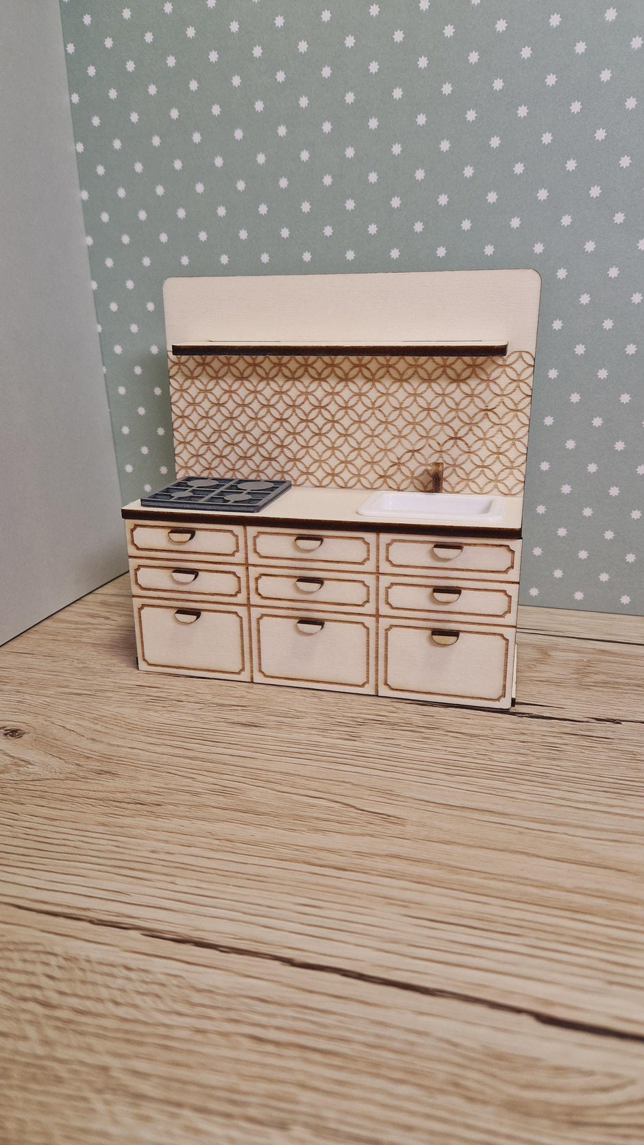 Miniatur-Küchenset zum Selbermachen – Die Landhausküche – Holzmöbel für Maileg & Puppen