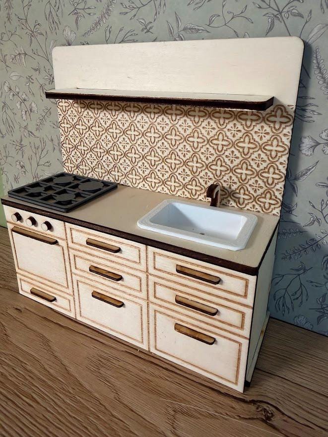 Mediterrane Miniaturküche zum Selbermachen – Zeitloses Holzdesign