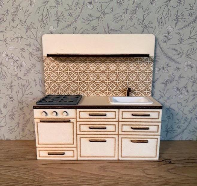 Mediterrane Miniaturküche zum Selbermachen – Zeitloses Holzdesign